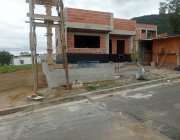 1ª CASA EM RESIDENCIAL COLINA DA SERRA II