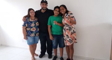 Entrega da casa da Família Firmino